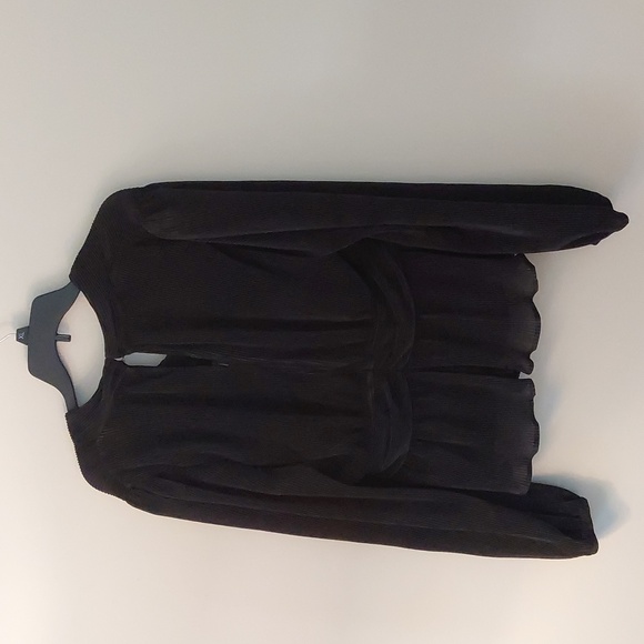 Dr2 Back Blouse - Picture 4 of 5